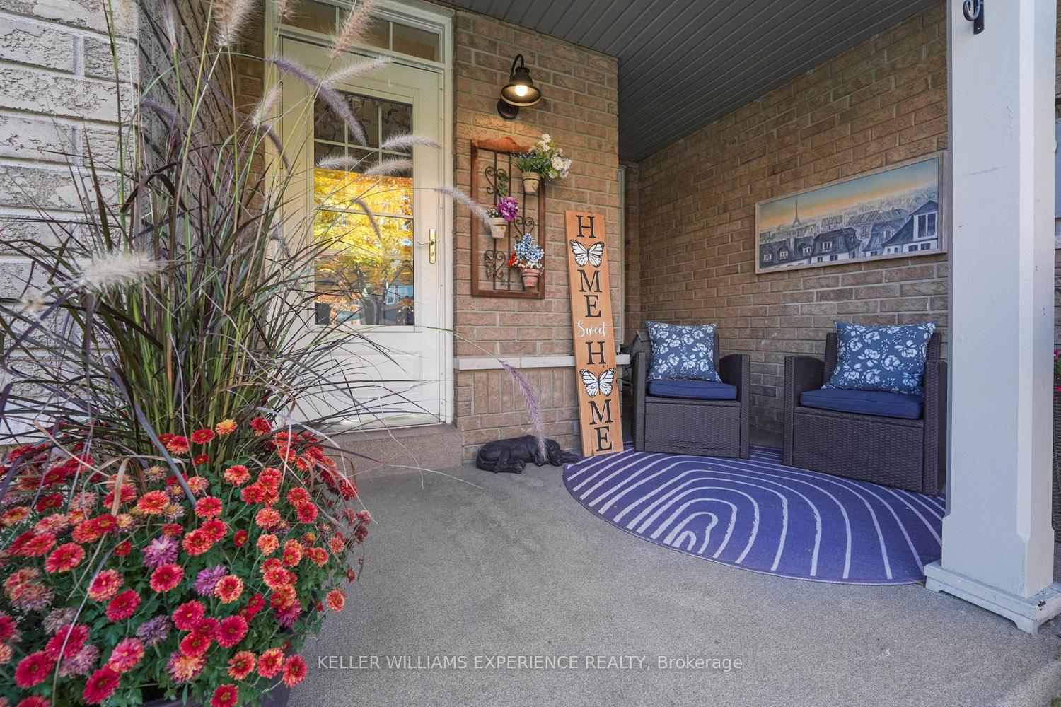 Photo 3 of 63 Watkins Glen Crescent, Aurora, Bayview Wellington — HOMEH