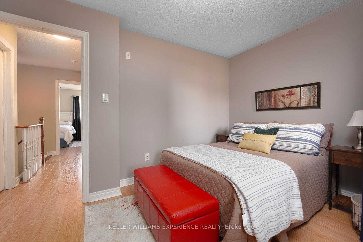 Photo 11 of 63 Watkins Glen Crescent, Aurora, Bayview Wellington — HOMEH