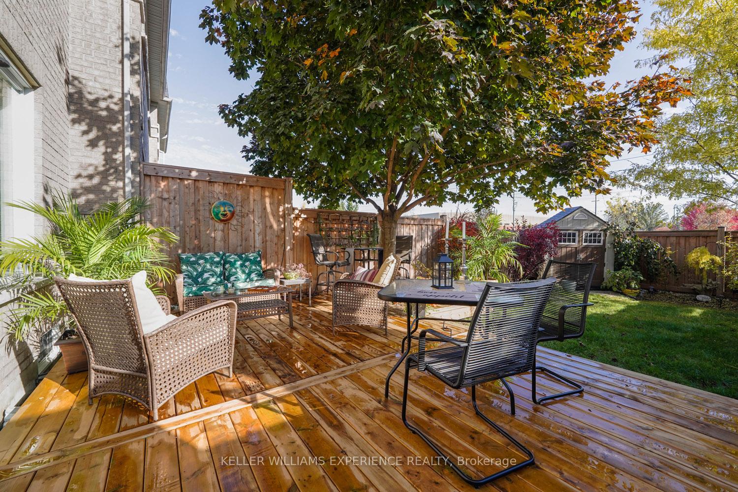 Photo 13 of 63 Watkins Glen Crescent, Aurora, Bayview Wellington — HOMEH