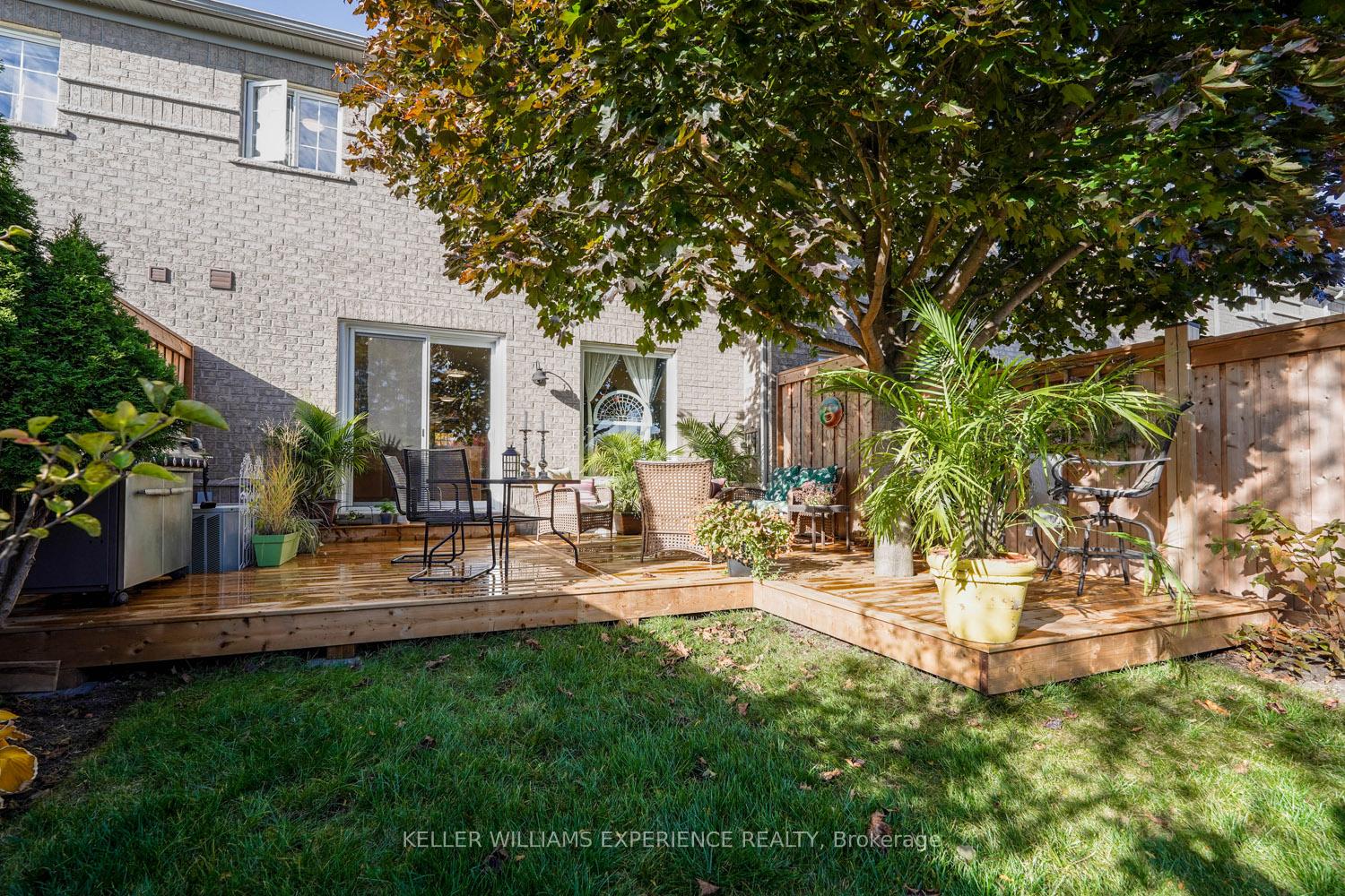 Photo 14 of 63 Watkins Glen Crescent, Aurora, Bayview Wellington — HOMEH
