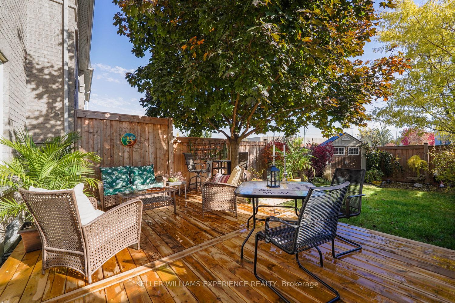 Photo 15 of 63 Watkins Glen Crescent, Aurora, Bayview Wellington — HOMEH