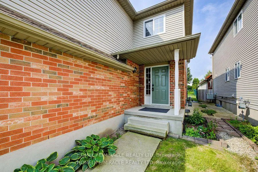 Photo 2 of 6 Resurrection Drive, Kitchener — HOMEH