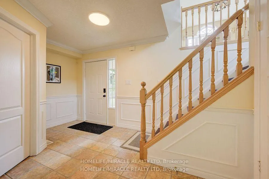 Photo 4 of 6 Resurrection Drive, Kitchener — HOMEH