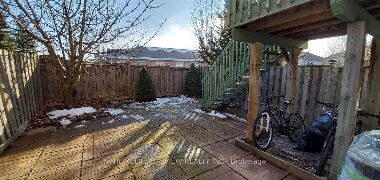 Photo 1 of Unit (Bsmnt), 19 Alder Grove, Aurora, Aurora Grove — HOMEH
