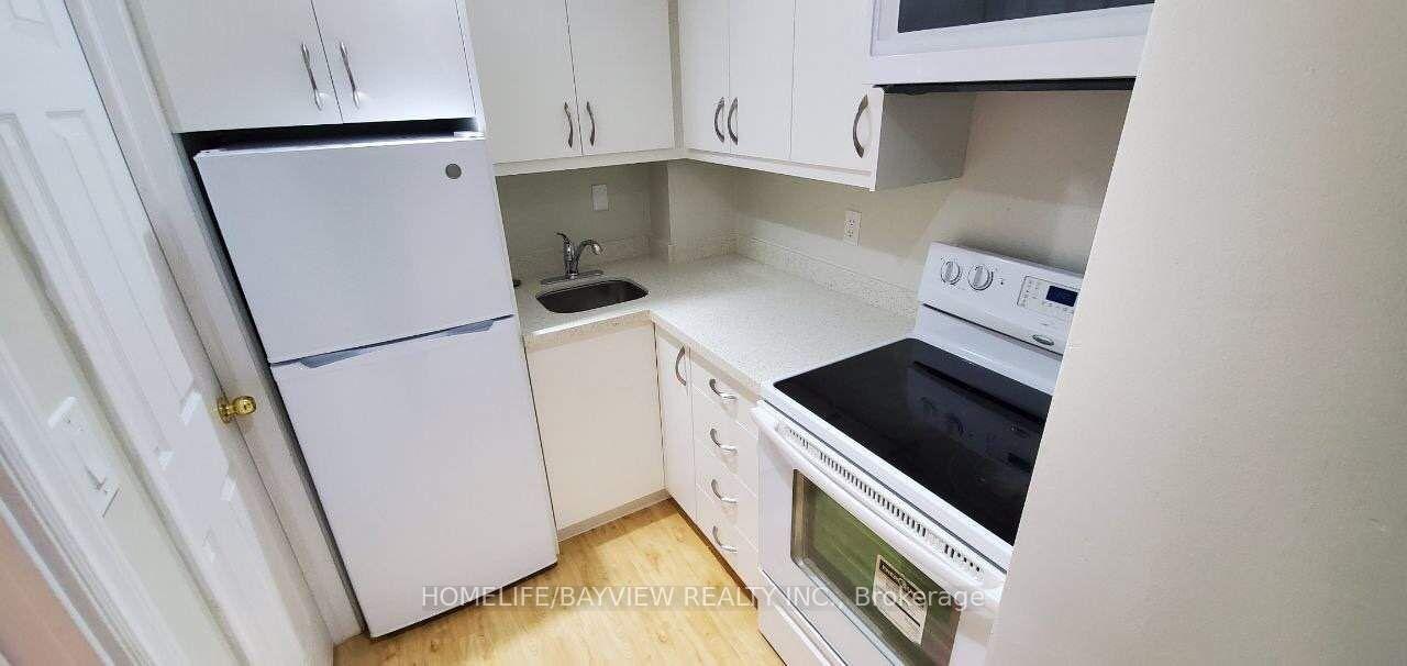 Photo 6 of Unit (Bsmnt), 19 Alder Grove, Aurora, Aurora Grove — HOMEH