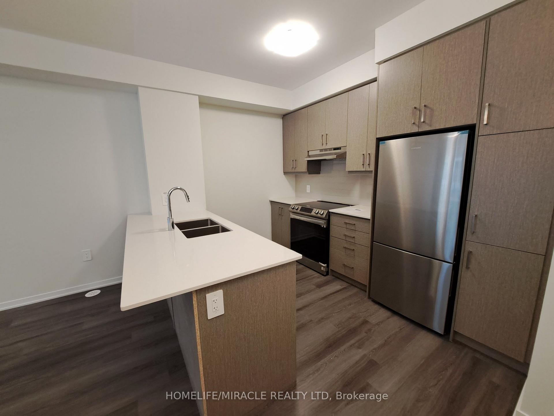 Photo 4 of Unit TH537, 250 Interchange Crescent, Vaughan, Vaughan Corporate Centre — HOMEH