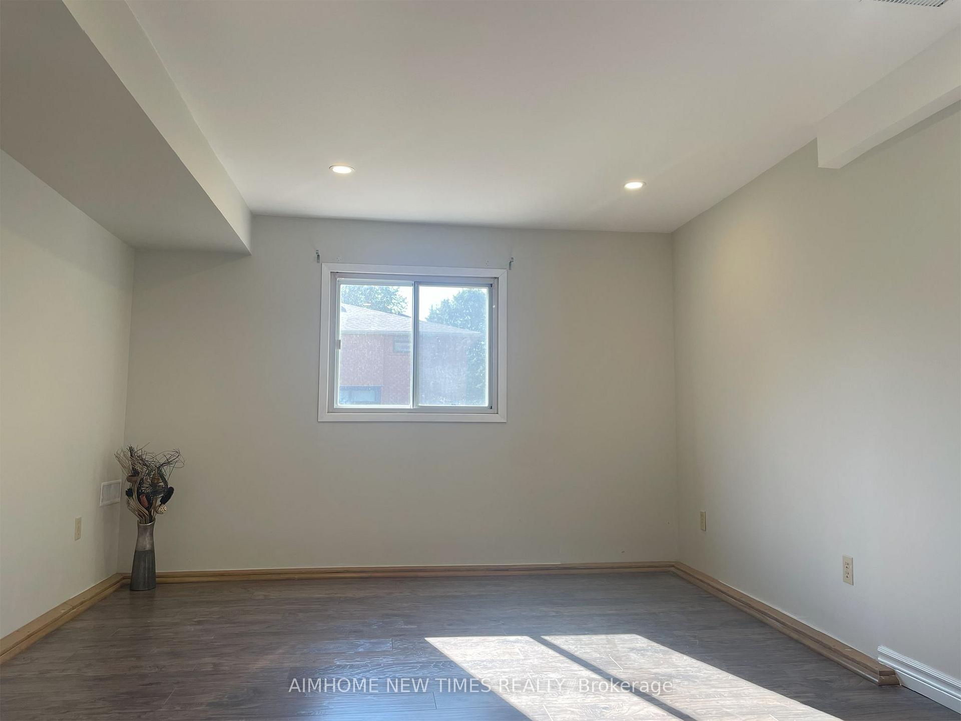 Photo 4 of Unit BSMT, 70 Huntington Park Drive, Markham, Thornlea — HOMEH