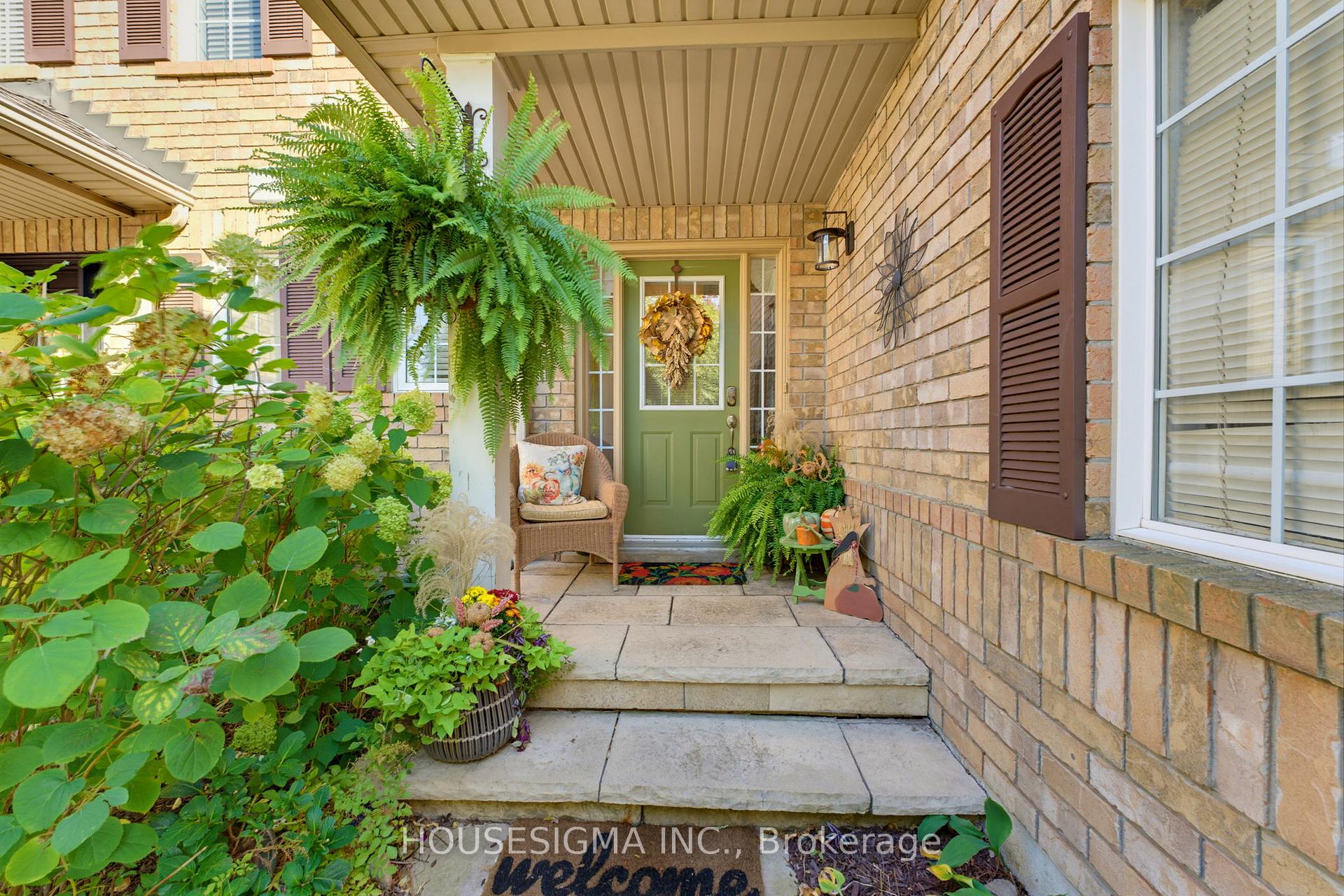 Photo 3 of 103 Thoroughbred Boulevard, Hamilton, Meadowlands — HOMEH