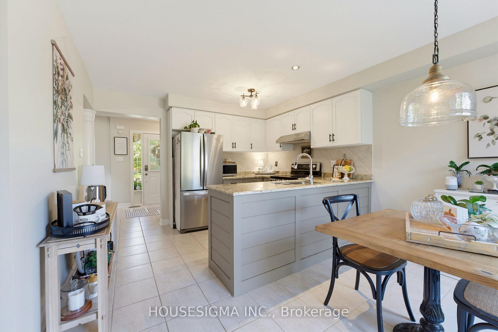 Photo 9 of 103 Thoroughbred Boulevard, Hamilton, Meadowlands — HOMEH