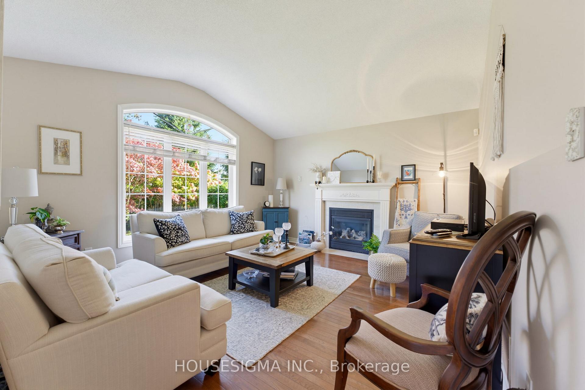 Photo 12 of 103 Thoroughbred Boulevard, Hamilton, Meadowlands — HOMEH