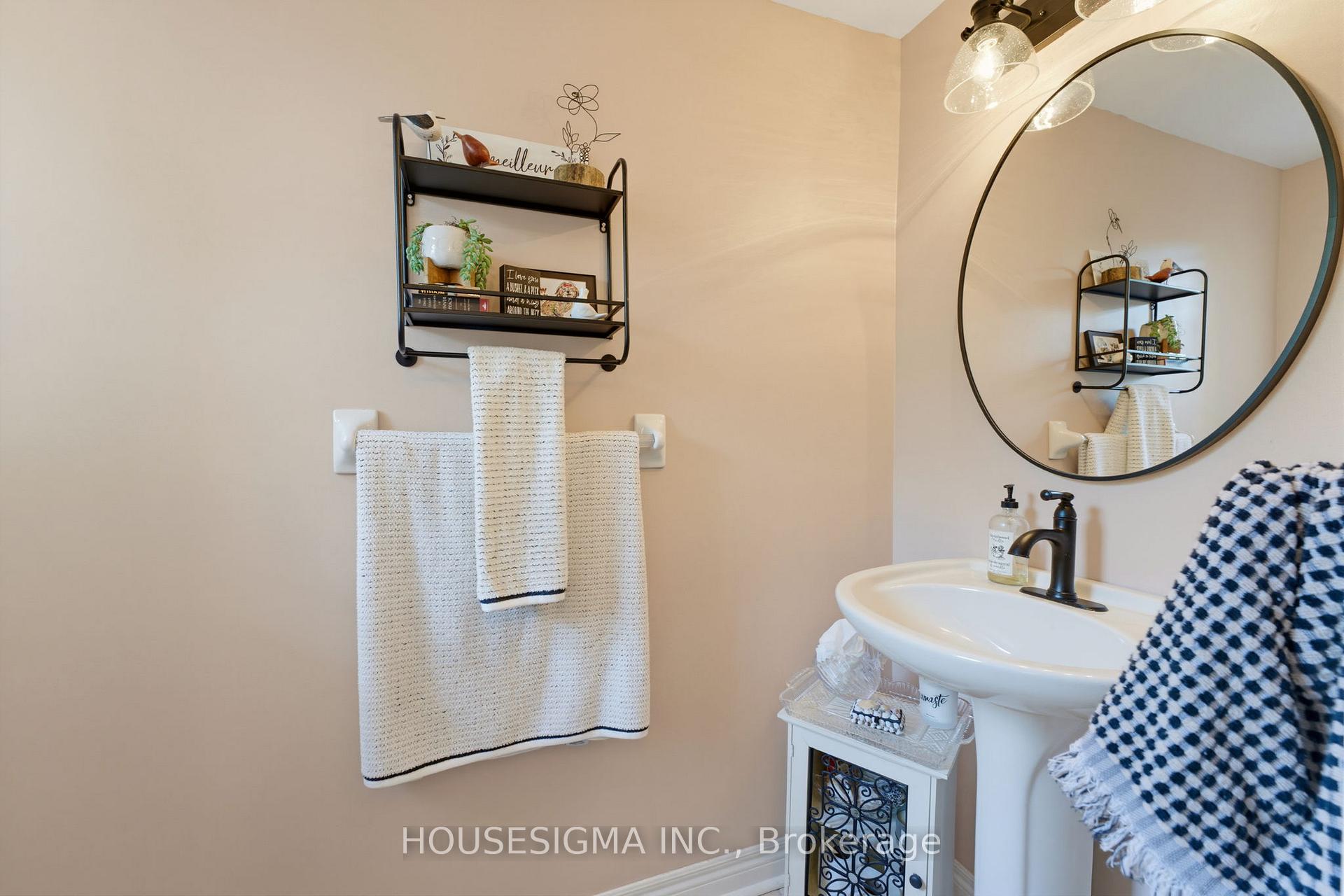 Photo 14 of 103 Thoroughbred Boulevard, Hamilton, Meadowlands — HOMEH