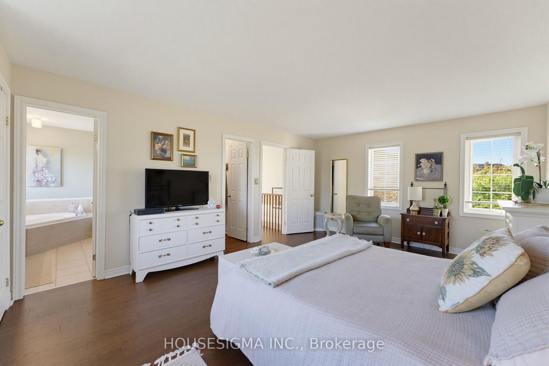 Photo 17 of 103 Thoroughbred Boulevard, Hamilton, Meadowlands — HOMEH