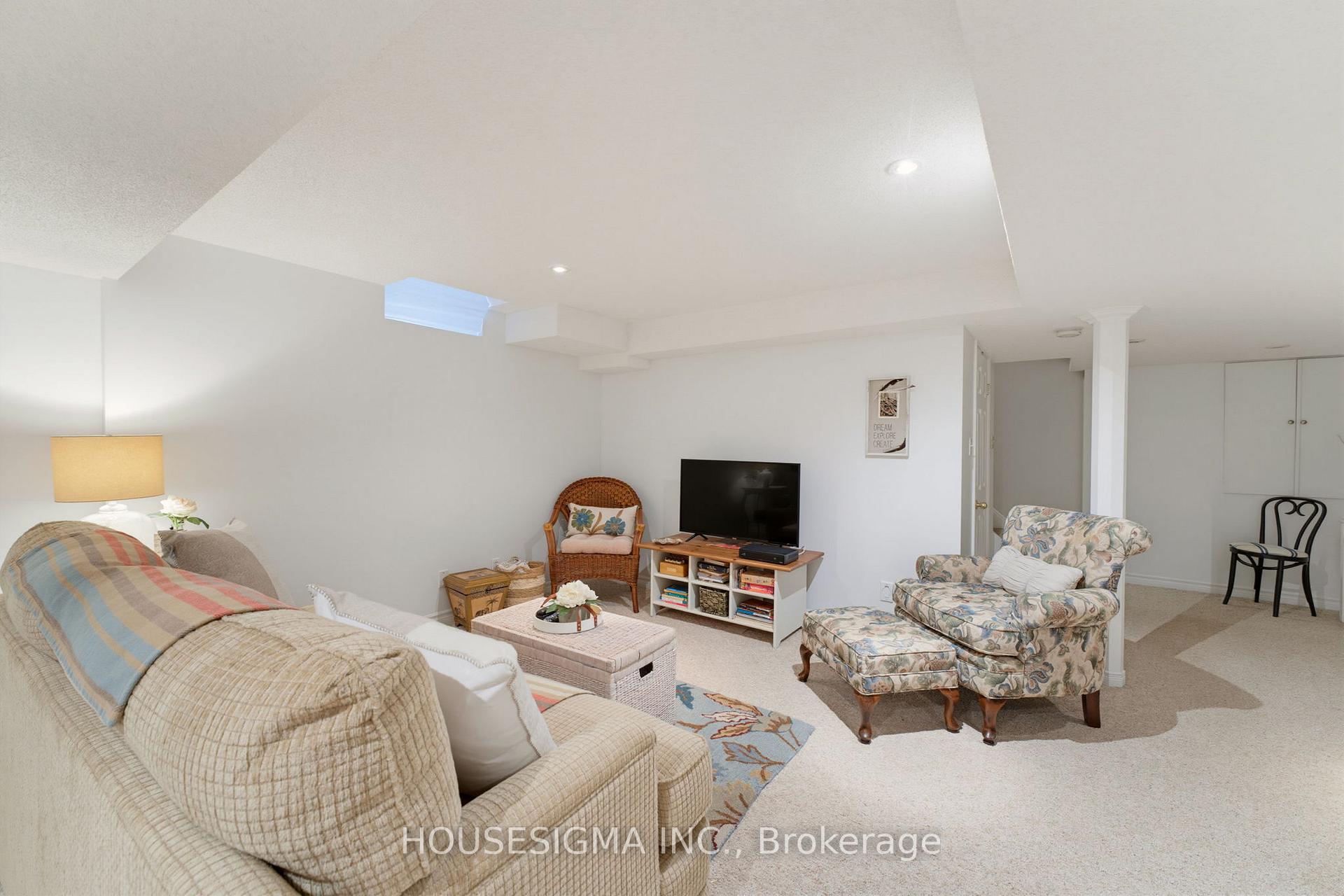 Photo 26 of 103 Thoroughbred Boulevard, Hamilton, Meadowlands — HOMEH