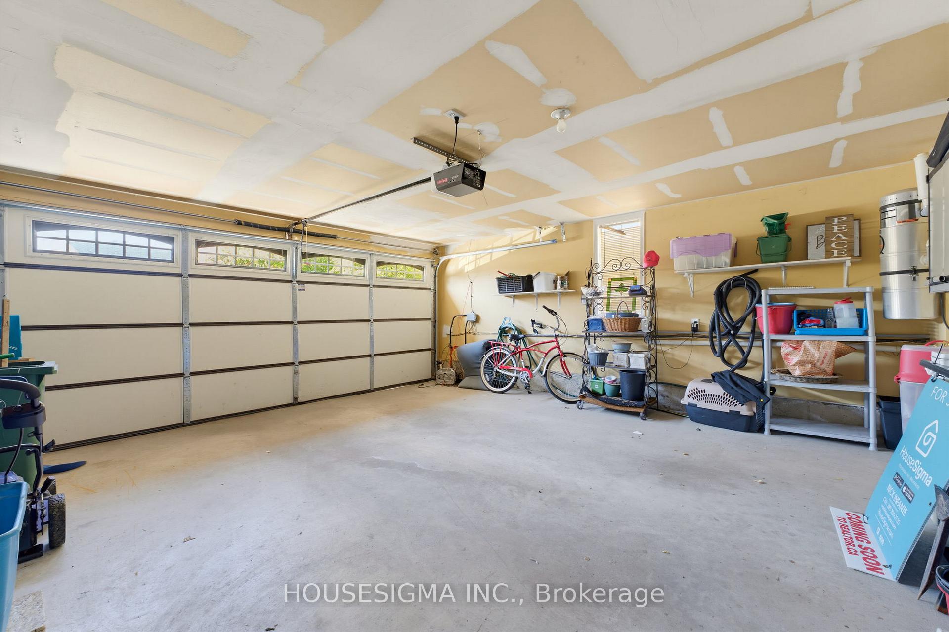 Photo 28 of 103 Thoroughbred Boulevard, Hamilton, Meadowlands — HOMEH