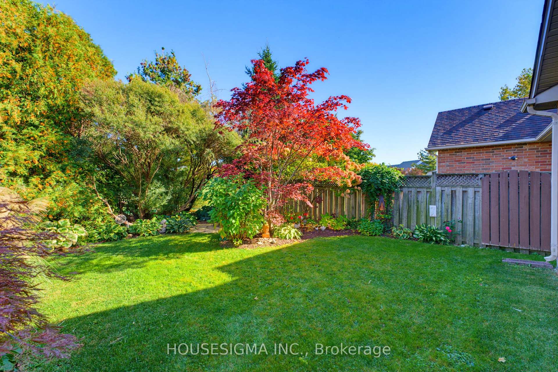 Photo 33 of 103 Thoroughbred Boulevard, Hamilton, Meadowlands — HOMEH