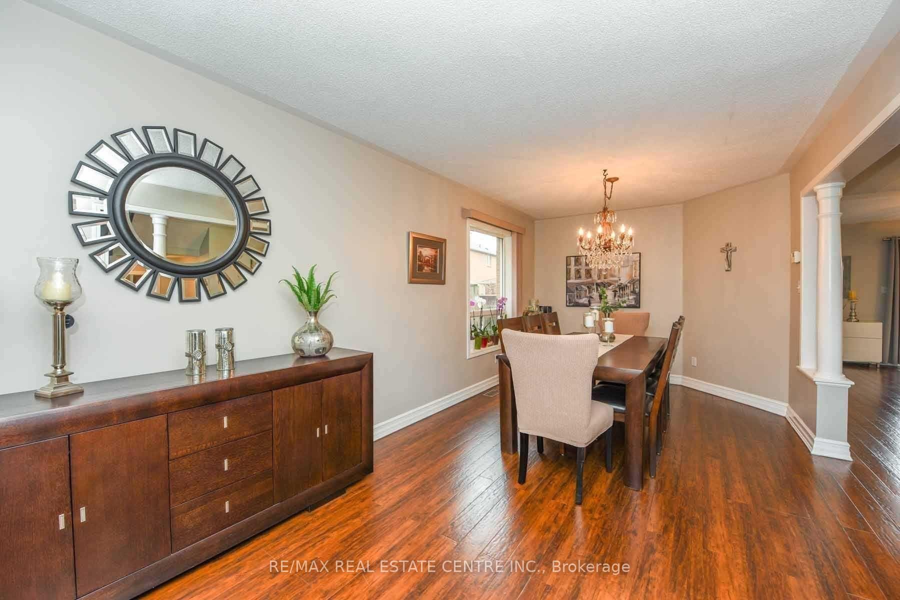 Photo 10 of 764 Avocado Crescent, Mississauga, Meadowvale Village — HOMEH