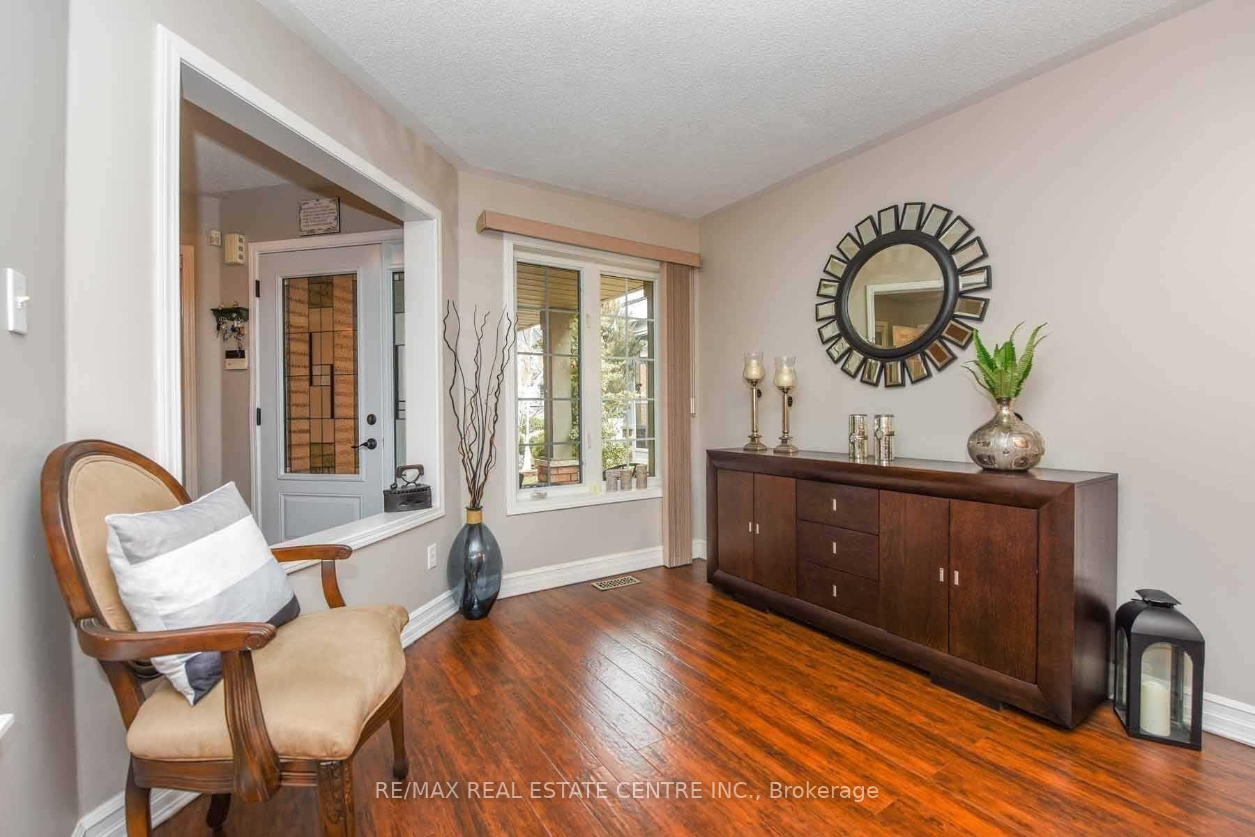 Photo 11 of 764 Avocado Crescent, Mississauga, Meadowvale Village — HOMEH