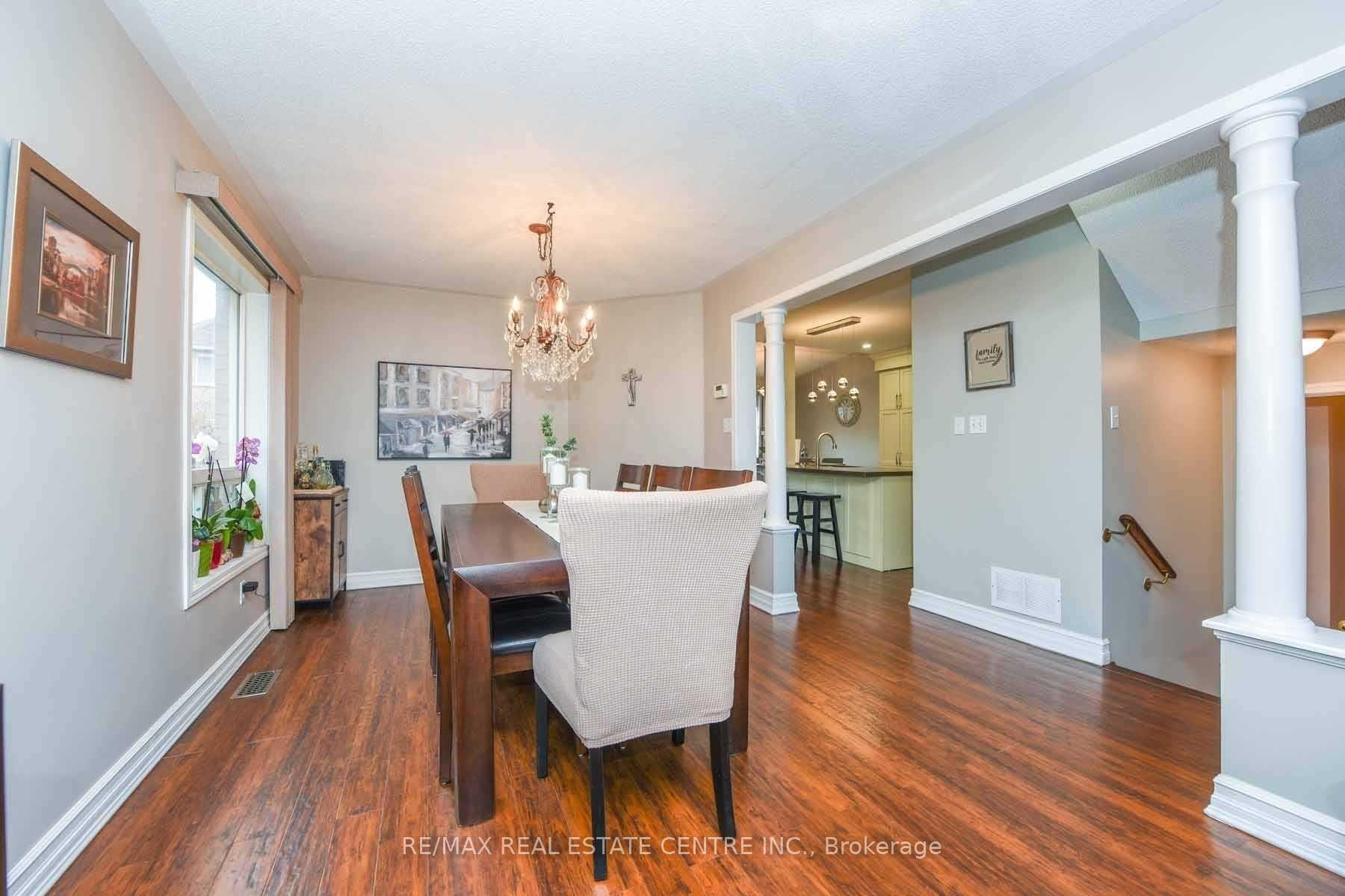 Photo 12 of 764 Avocado Crescent, Mississauga, Meadowvale Village — HOMEH