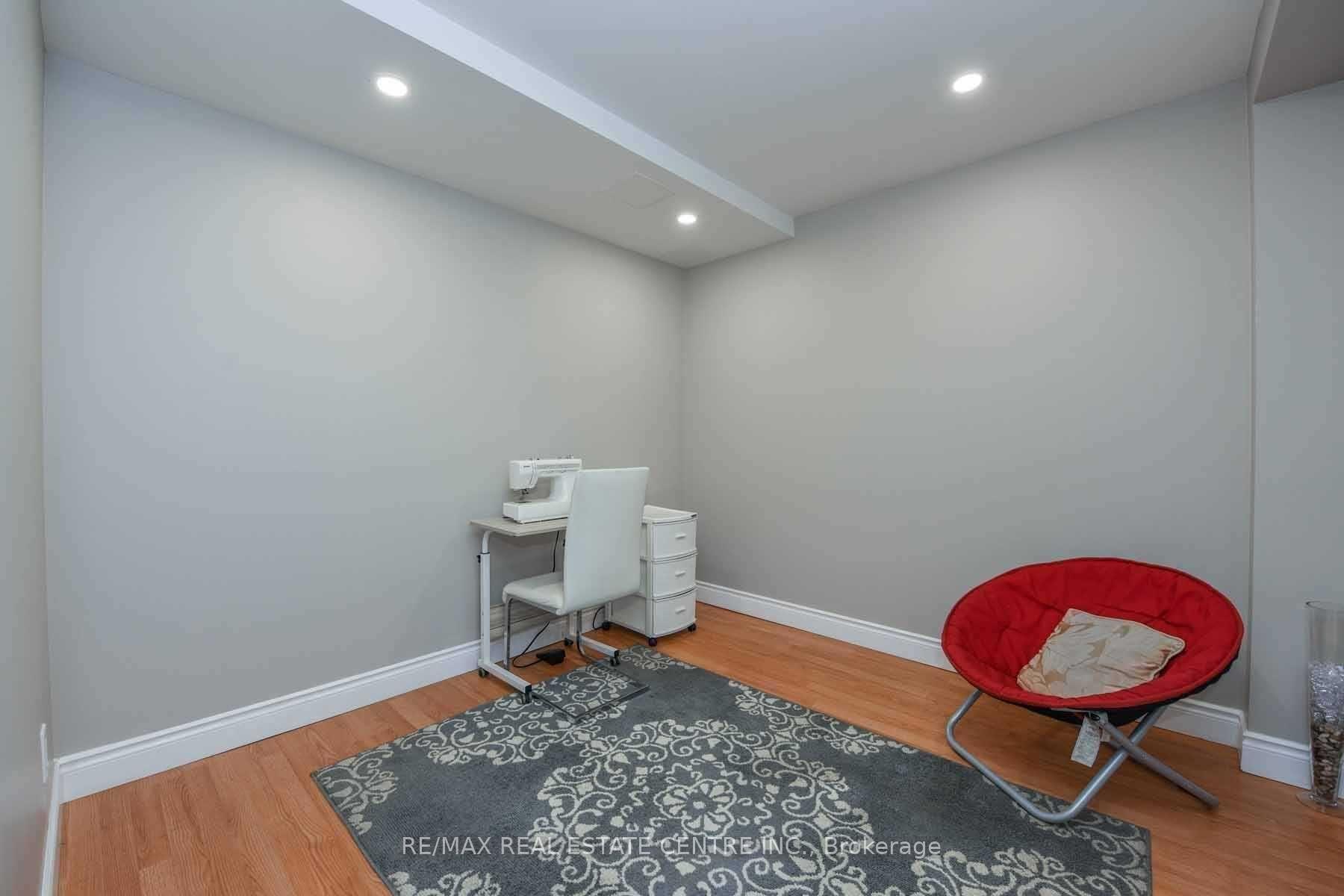 Photo 23 of 764 Avocado Crescent, Mississauga, Meadowvale Village — HOMEH