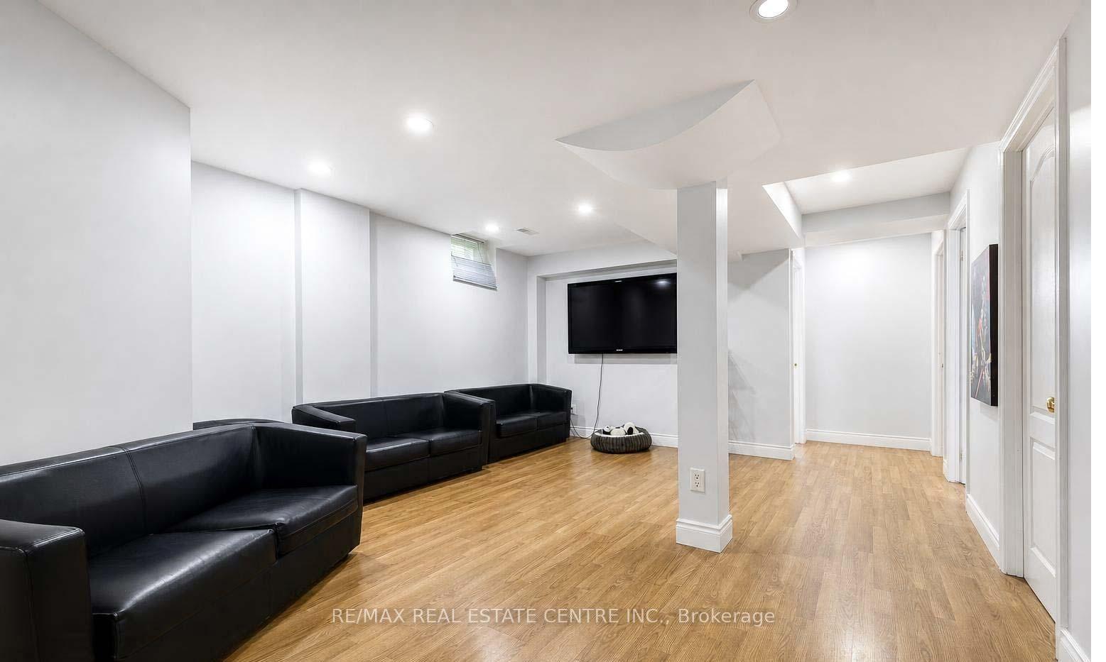 Photo 26 of 764 Avocado Crescent, Mississauga, Meadowvale Village — HOMEH