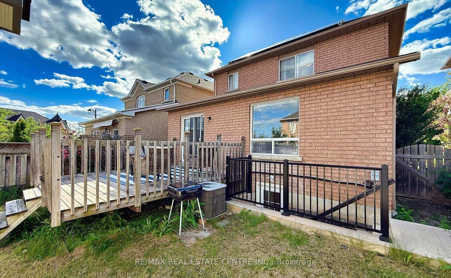 Photo 29 of 764 Avocado Crescent, Mississauga, Meadowvale Village — HOMEH