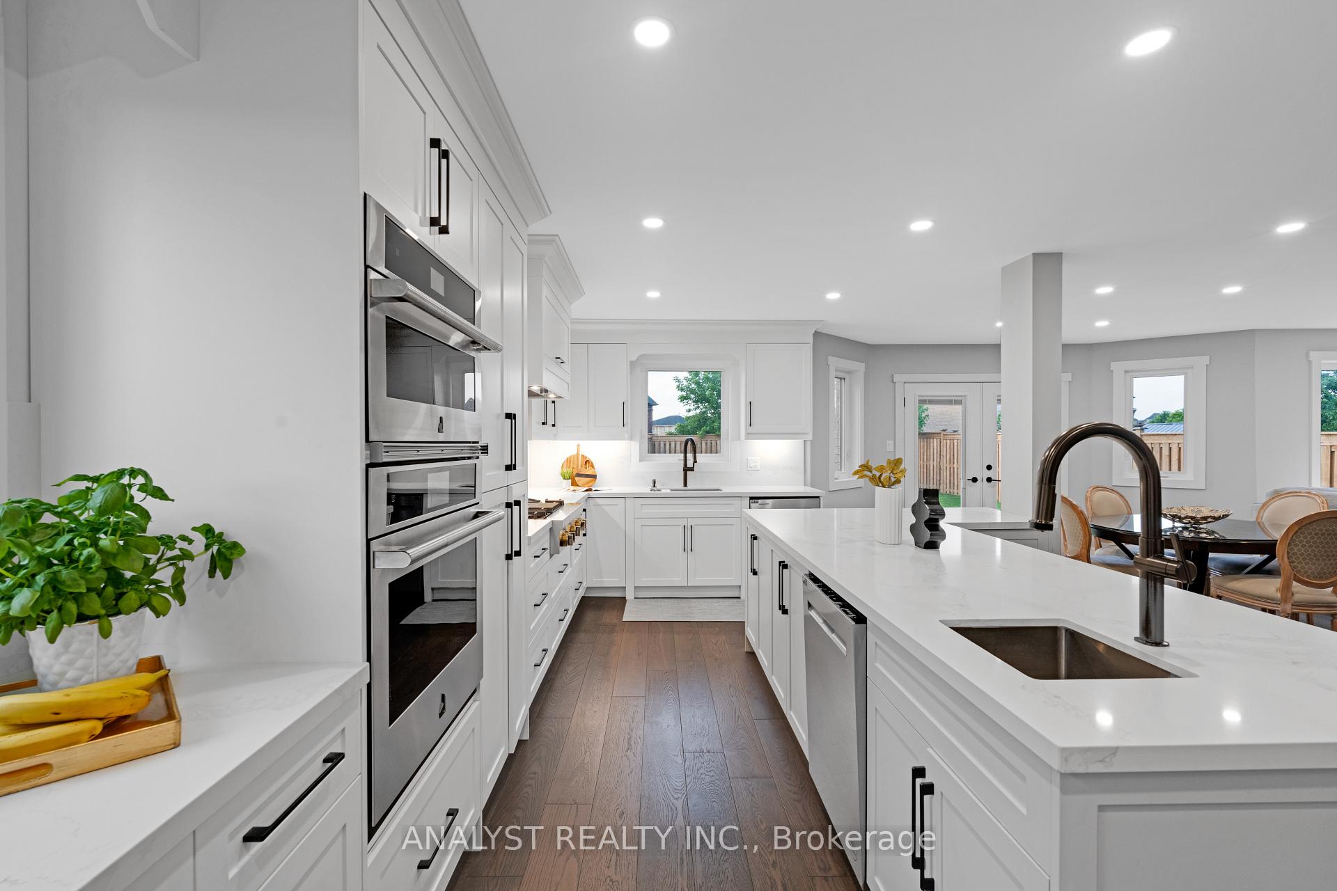 Photo 10 of 65 Sun King Crescent, Barrie, Innis-Shore — HOMEH