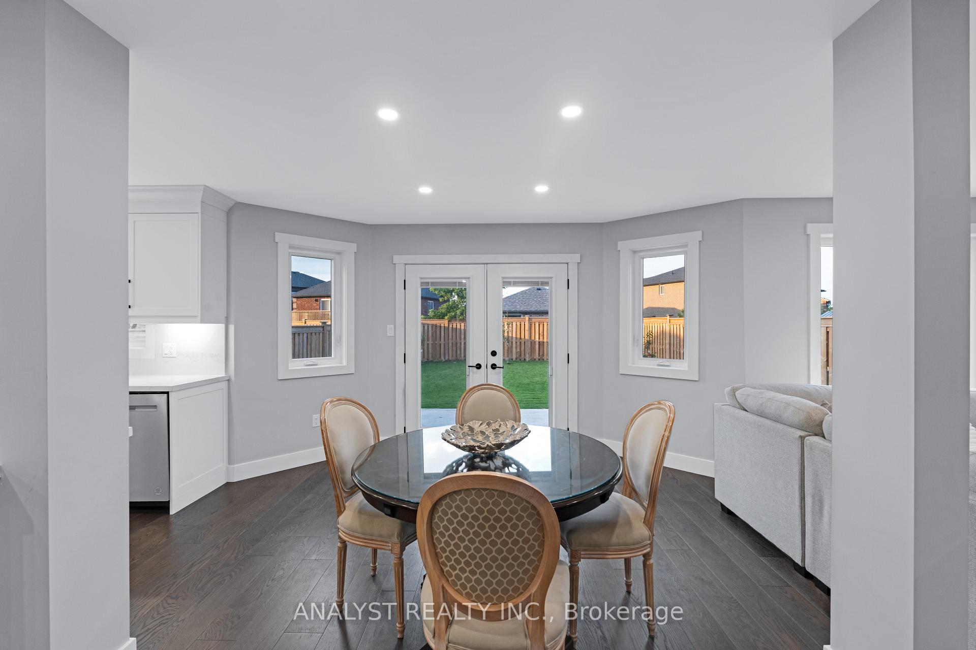 Photo 15 of 65 Sun King Crescent, Barrie, Innis-Shore — HOMEH