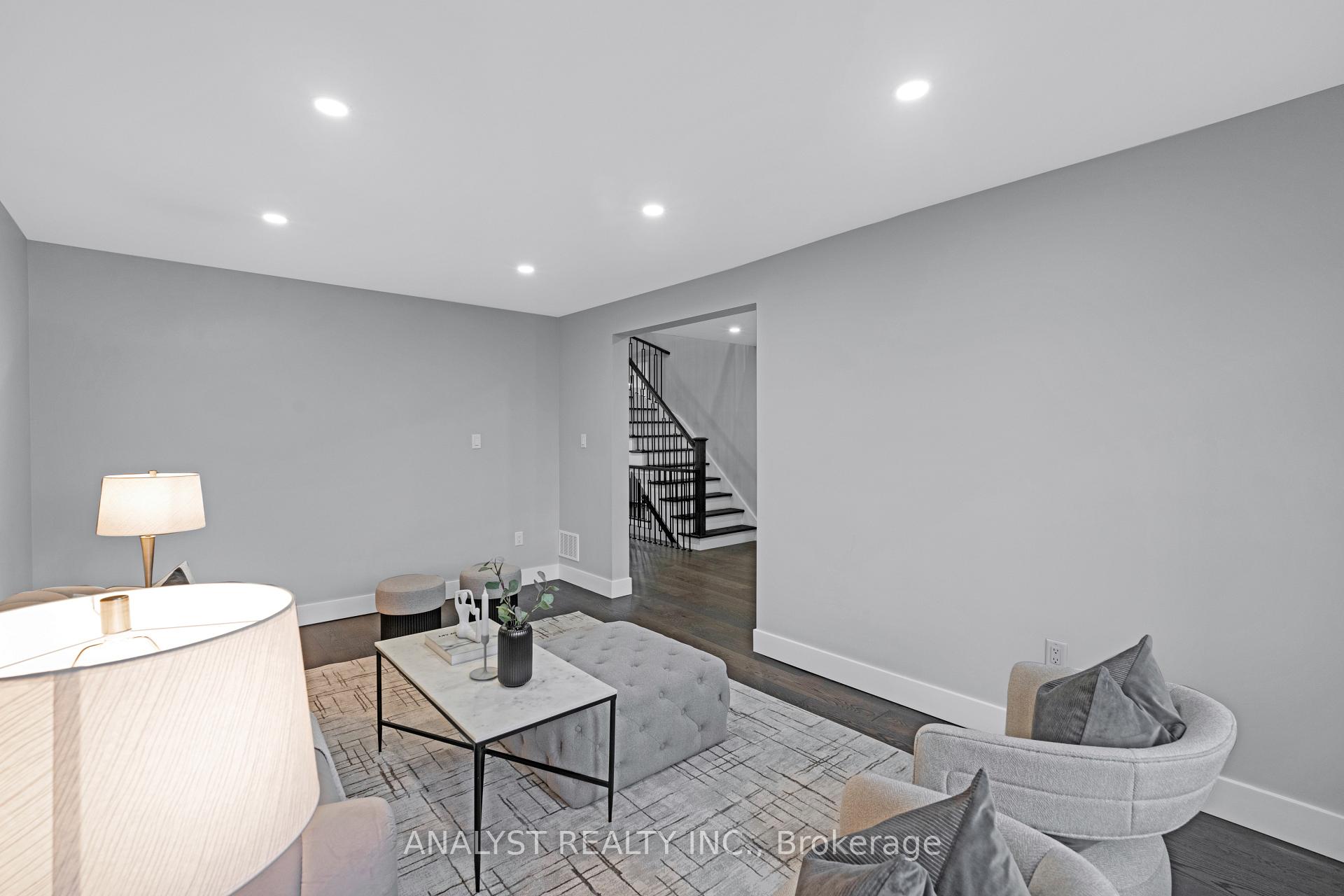 Photo 17 of 65 Sun King Crescent, Barrie, Innis-Shore — HOMEH
