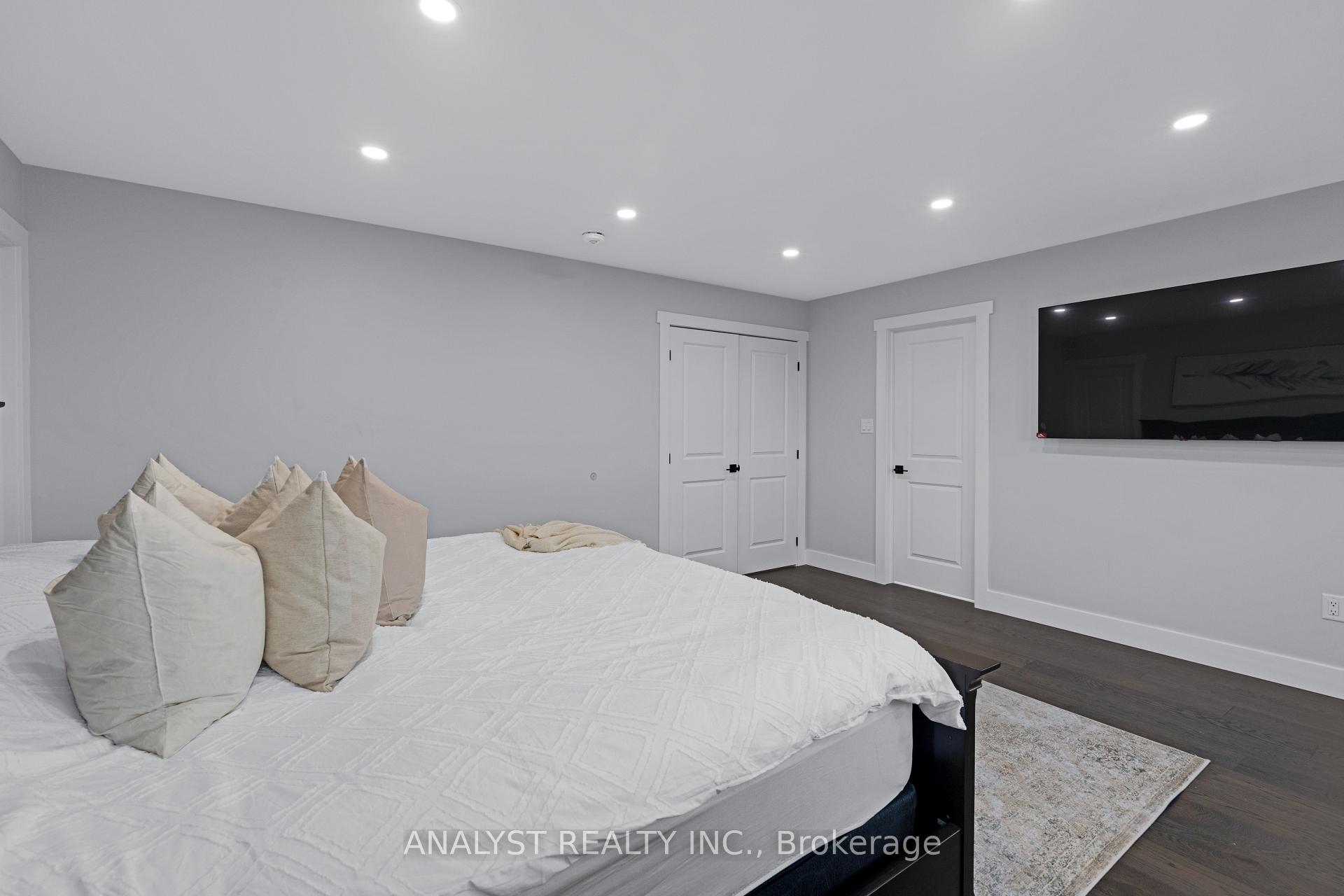 Photo 24 of 65 Sun King Crescent, Barrie, Innis-Shore — HOMEH