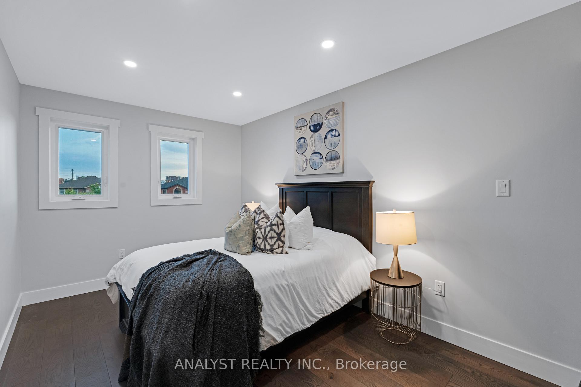 Photo 28 of 65 Sun King Crescent, Barrie, Innis-Shore — HOMEH