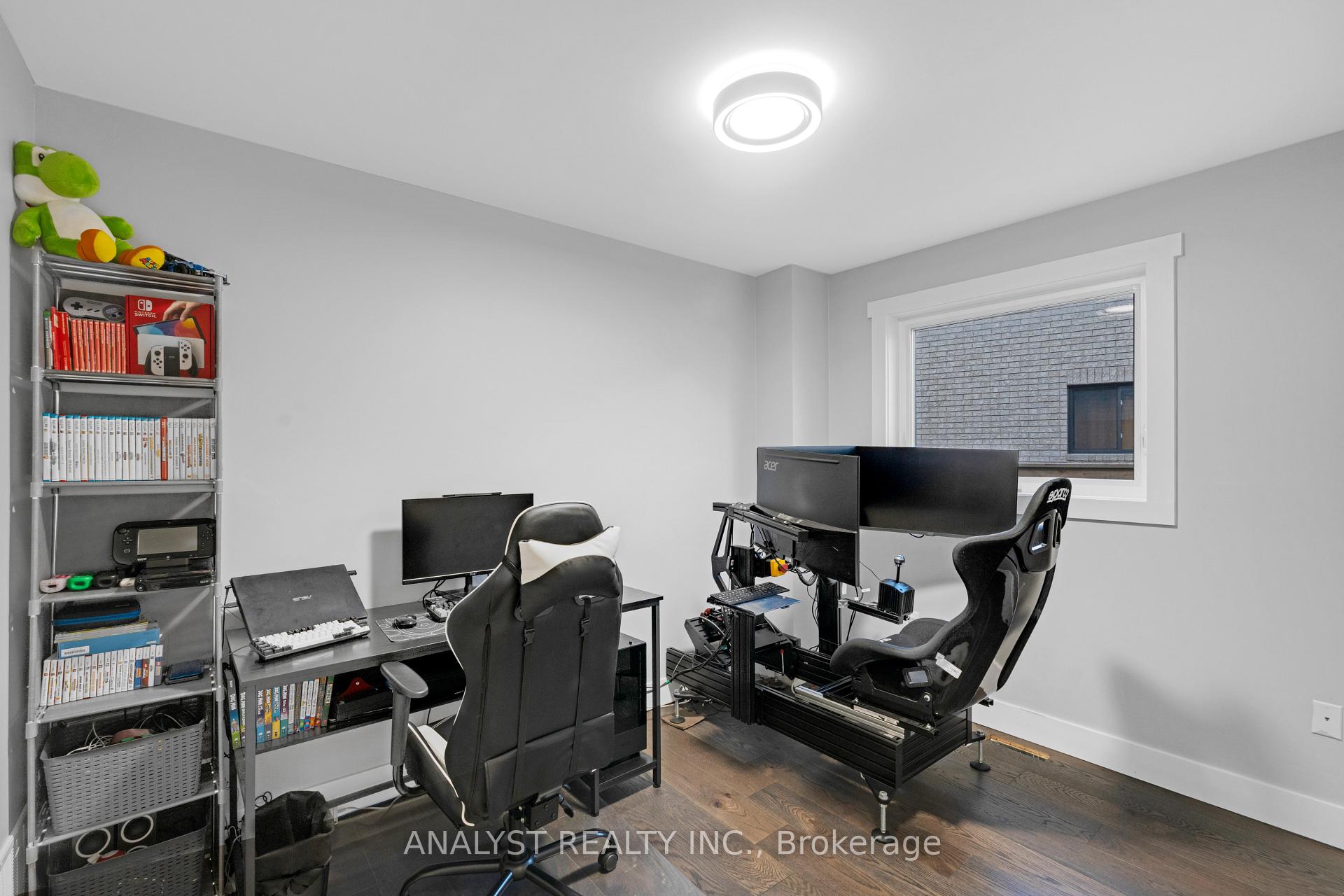 Photo 38 of 65 Sun King Crescent, Barrie, Innis-Shore — HOMEH