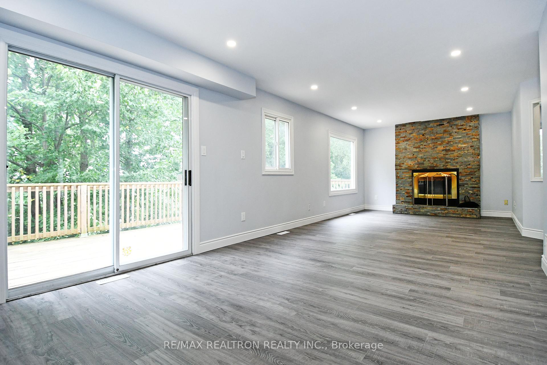Photo 13 of 89 Browning Trail, Barrie, Letitia Heights — HOMEH