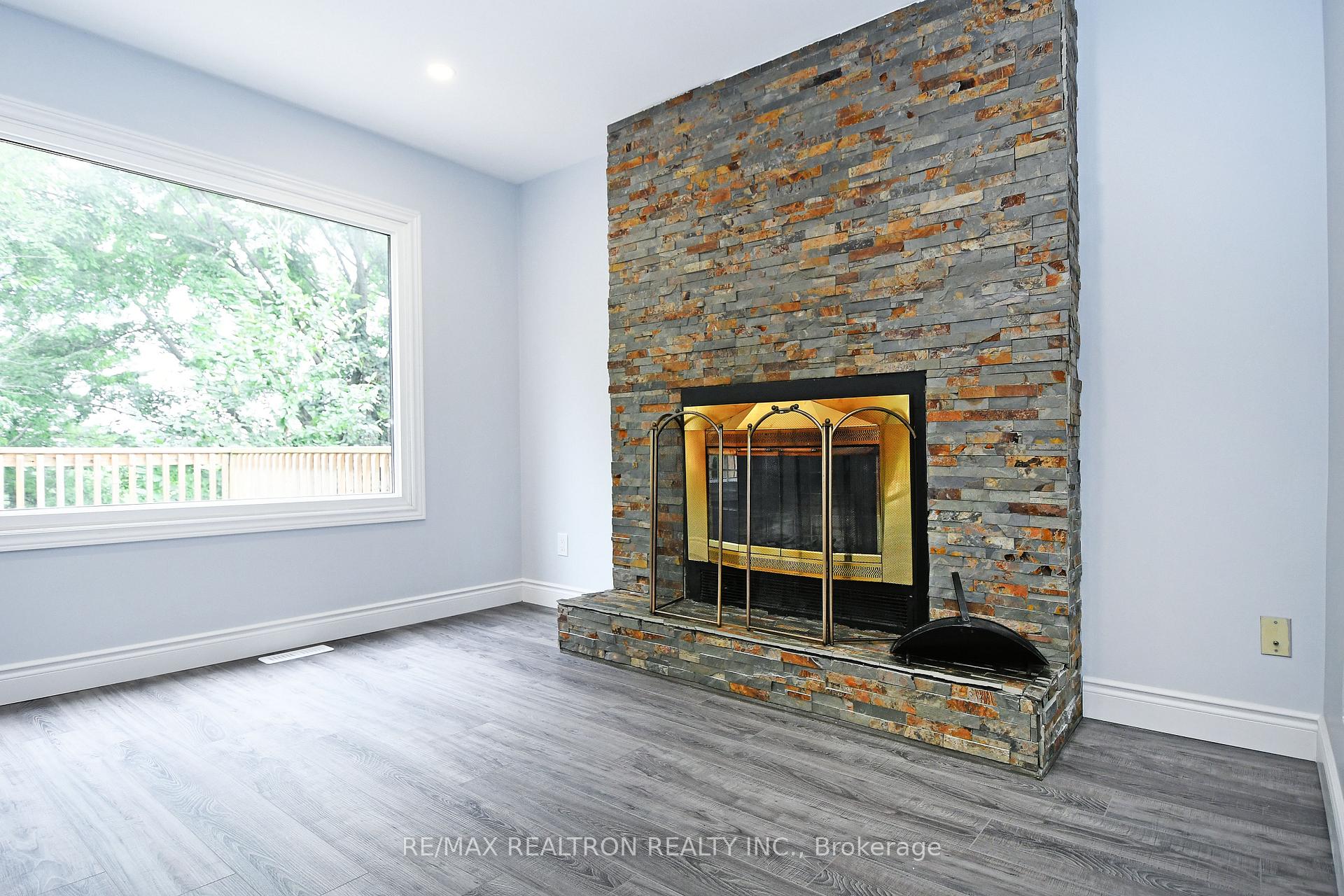 Photo 14 of 89 Browning Trail, Barrie, Letitia Heights — HOMEH