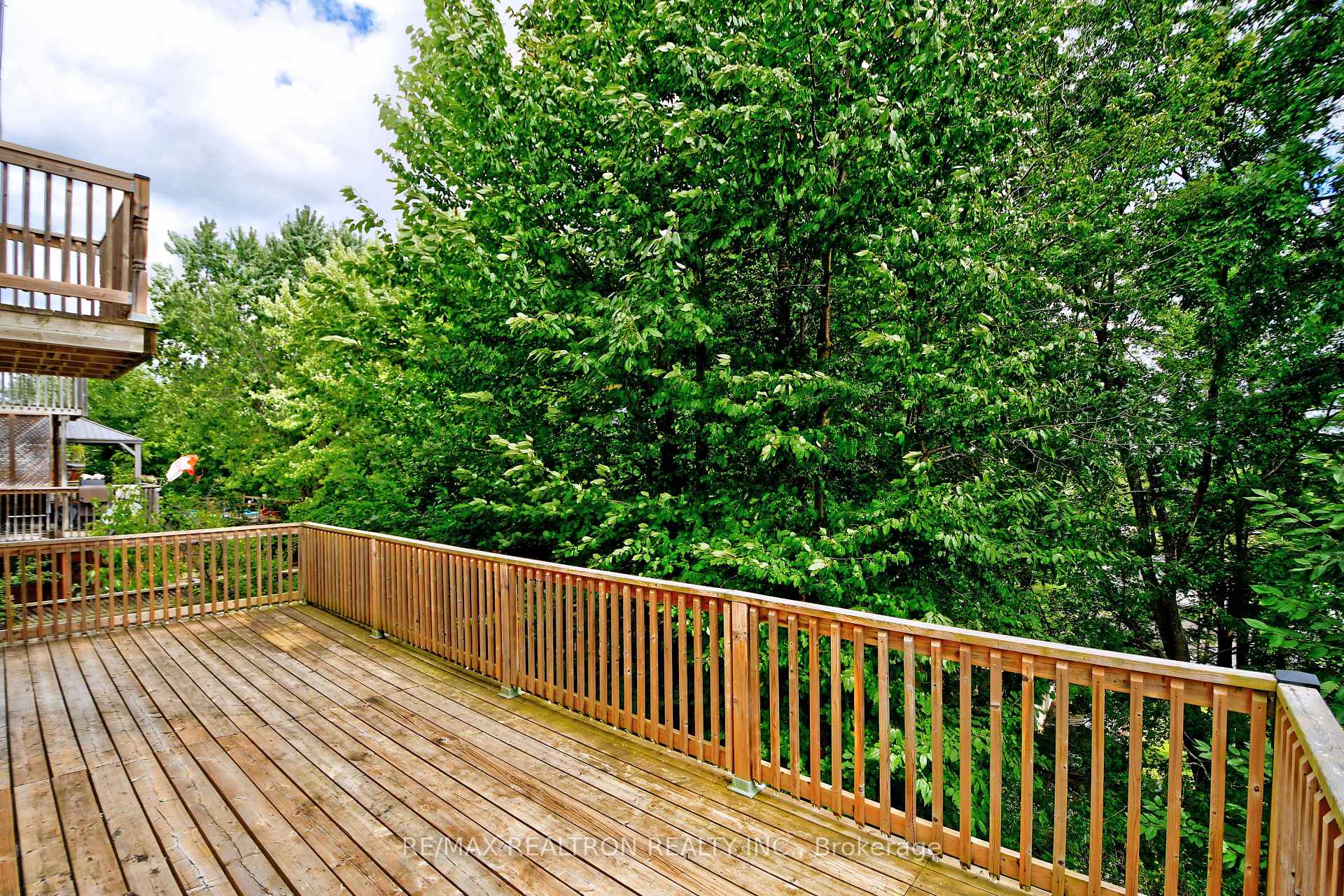Photo 16 of 89 Browning Trail, Barrie, Letitia Heights — HOMEH