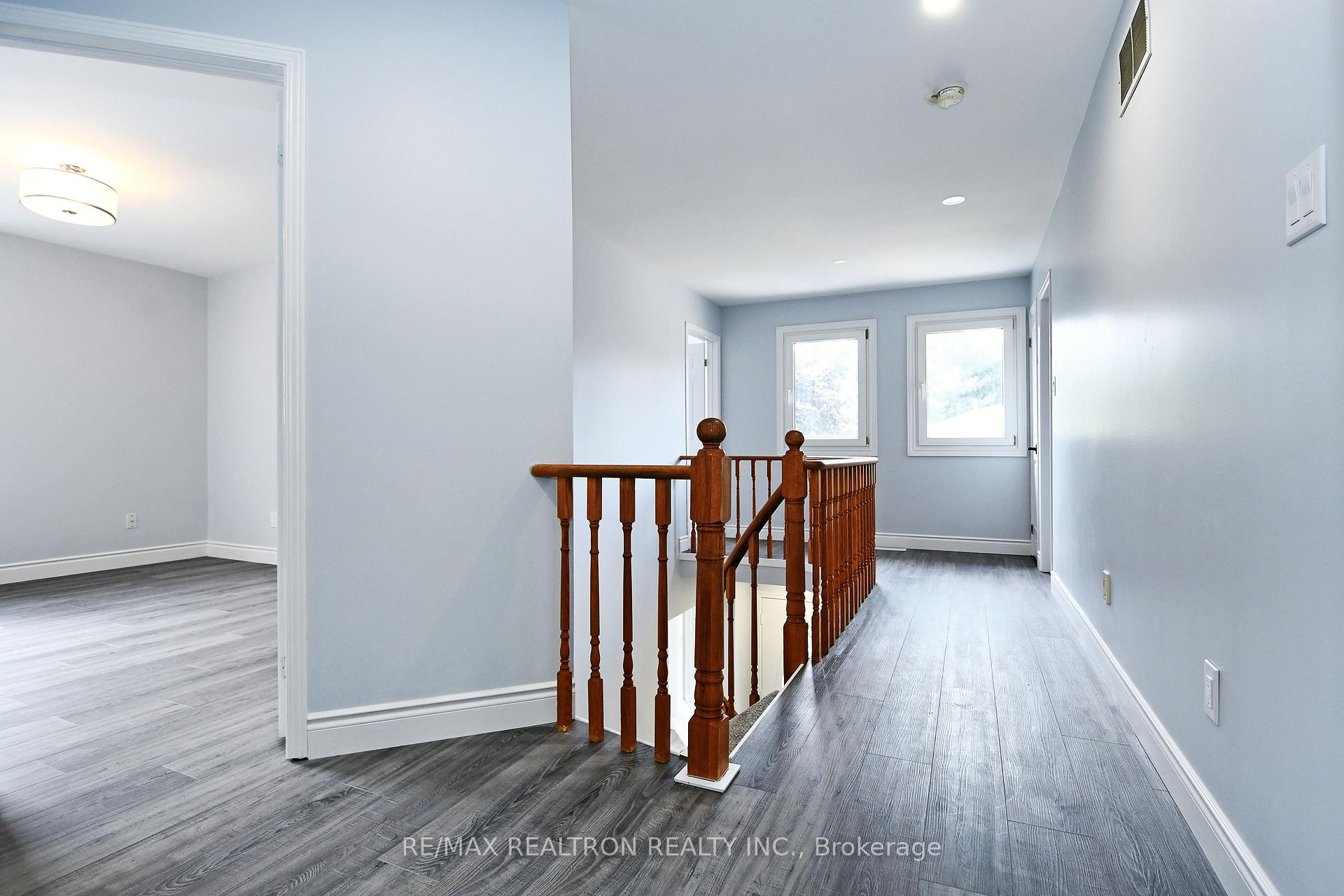 Photo 19 of 89 Browning Trail, Barrie, Letitia Heights — HOMEH