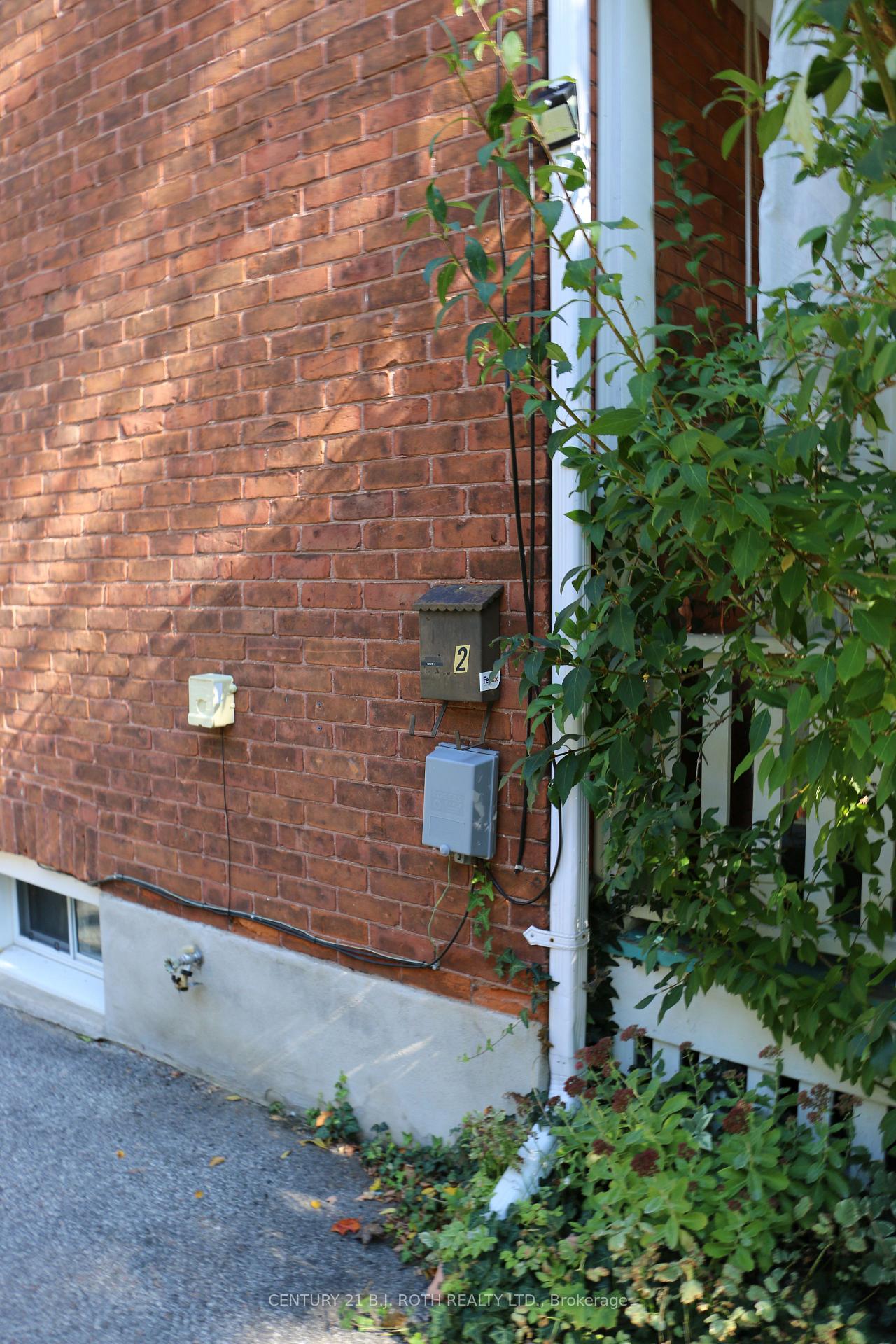 Photo 3 of 52 Holgate Street, Barrie, Allandale — HOMEH