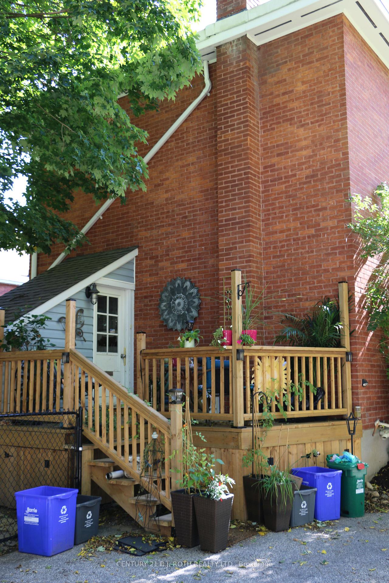 Photo 4 of 52 Holgate Street, Barrie, Allandale — HOMEH