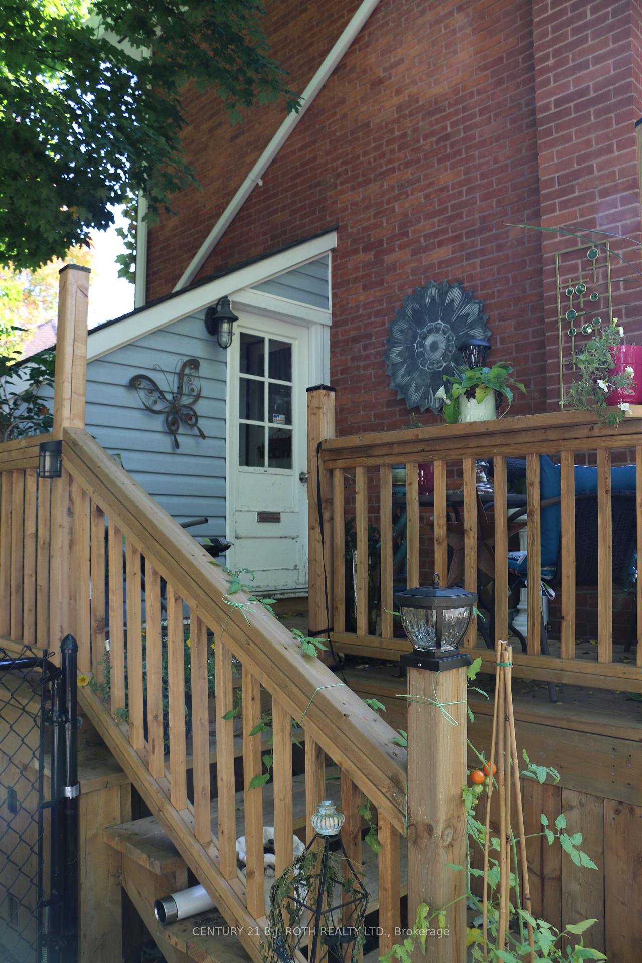 Photo 5 of 52 Holgate Street, Barrie, Allandale — HOMEH