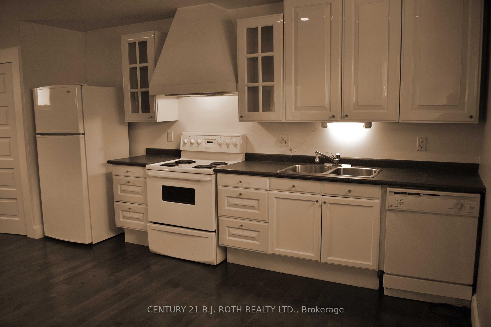 Photo 9 of 52 Holgate Street, Barrie, Allandale — HOMEH