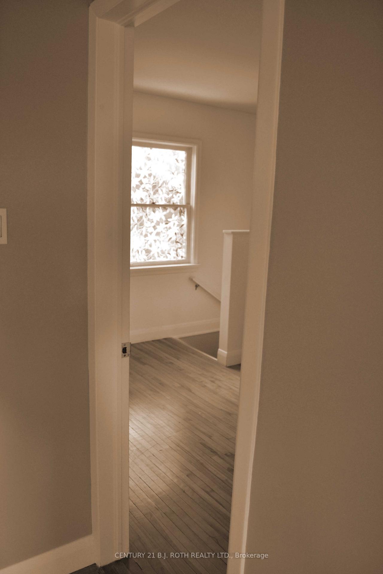 Photo 21 of 52 Holgate Street, Barrie, Allandale — HOMEH