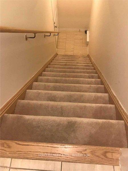 Photo 6 of Unit 8, 2563 Sixth Line, Oakville, River Oaks — HOMEH
