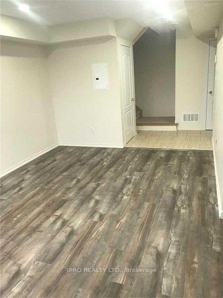 Photo 8 of Unit 8, 2563 Sixth Line, Oakville, River Oaks — HOMEH