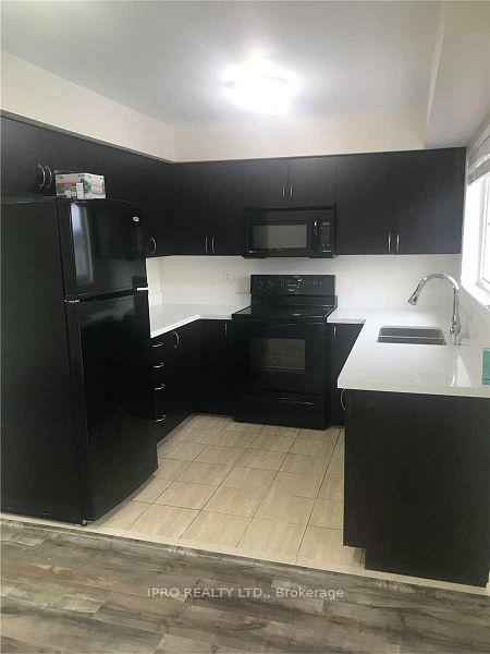 Photo 9 of Unit 8, 2563 Sixth Line, Oakville, River Oaks — HOMEH