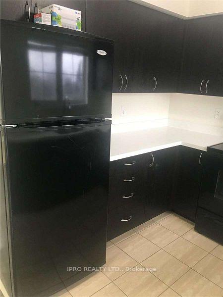 Photo 11 of Unit 8, 2563 Sixth Line, Oakville, River Oaks — HOMEH