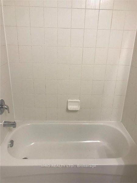 Photo 20 of Unit 8, 2563 Sixth Line, Oakville, River Oaks — HOMEH