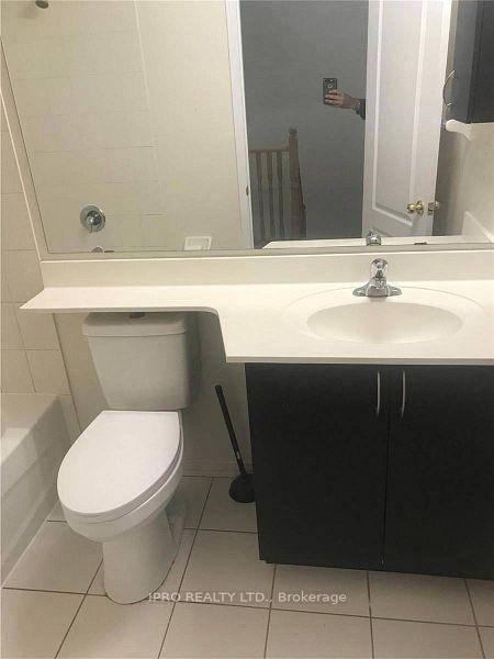 Photo 21 of Unit 8, 2563 Sixth Line, Oakville, River Oaks — HOMEH