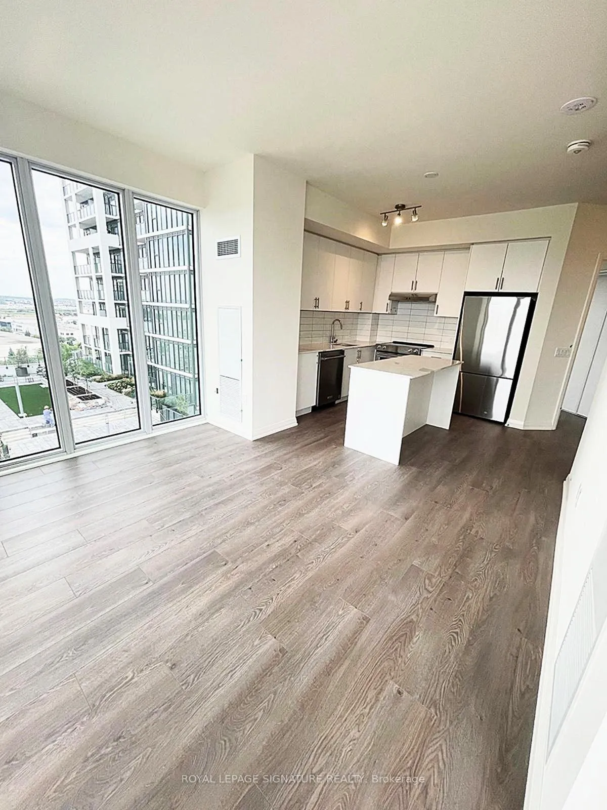 Photo 8 of Unit 1124, 9000 Jane Street S, Vaughan, Vellore Village — HOMEH