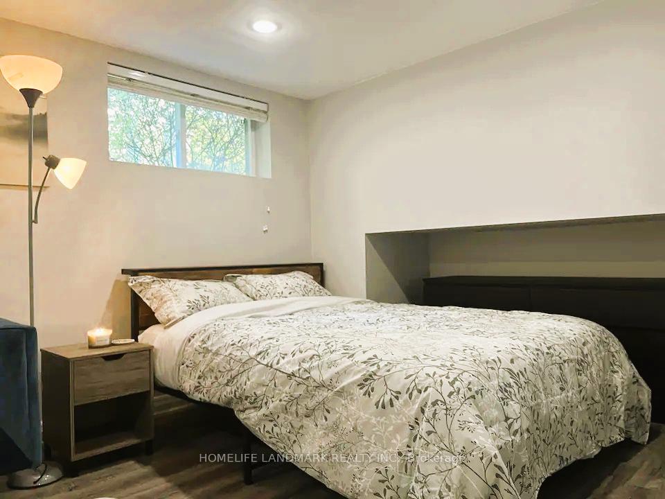 Photo 1 of 111 Otter Crescent, Oakville, College Park — HOMEH