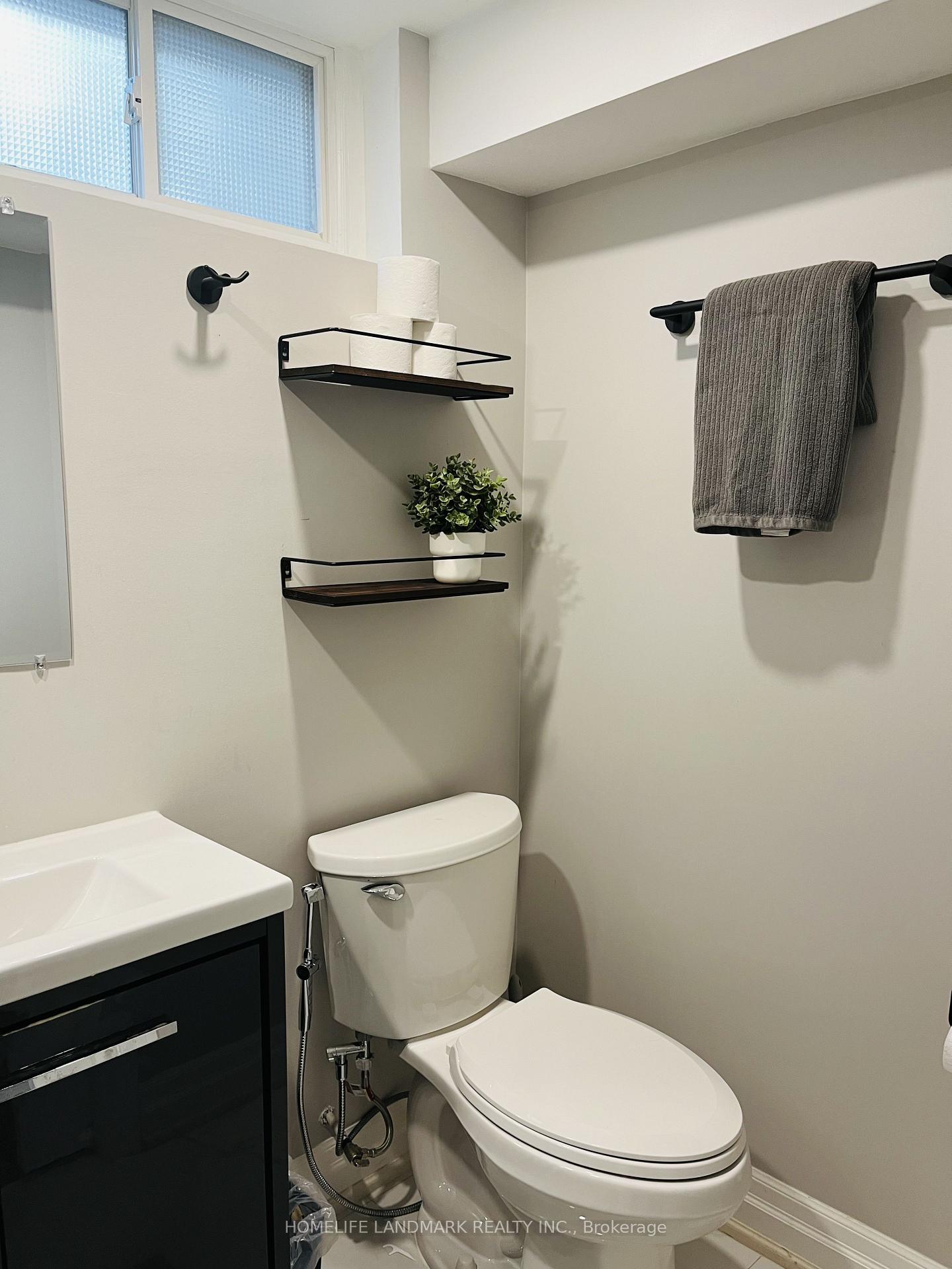 Photo 2 of 111 Otter Crescent, Oakville, College Park — HOMEH