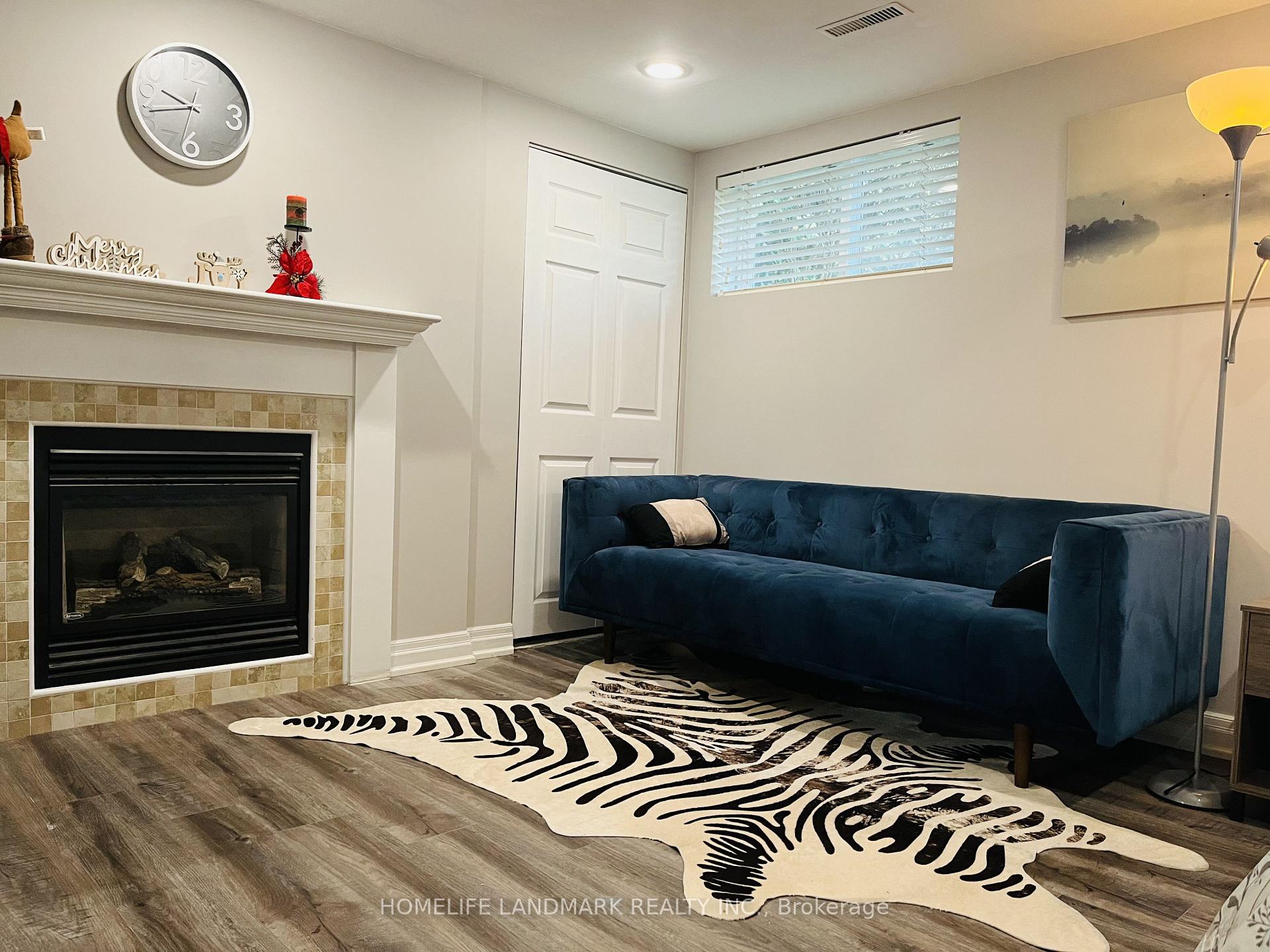 Photo 4 of 111 Otter Crescent, Oakville, College Park — HOMEH